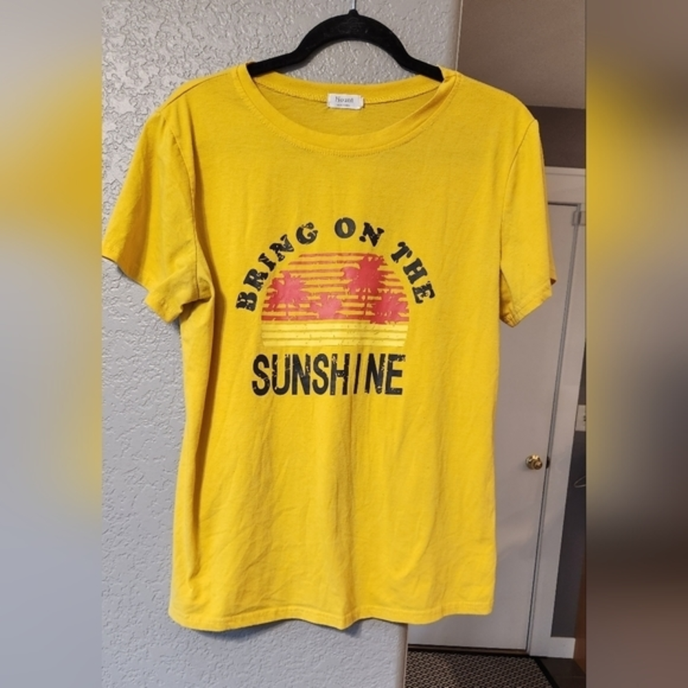 Hount Bring on the Sunshine Tee, Size‎ L